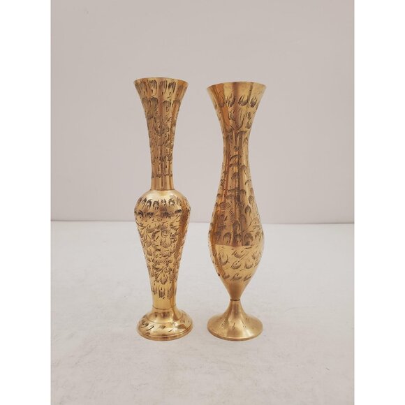 Vintage Etched Flower Pattern Brass Vase - Aged Vintage Patina - Made in India - - Picture 1 of 10